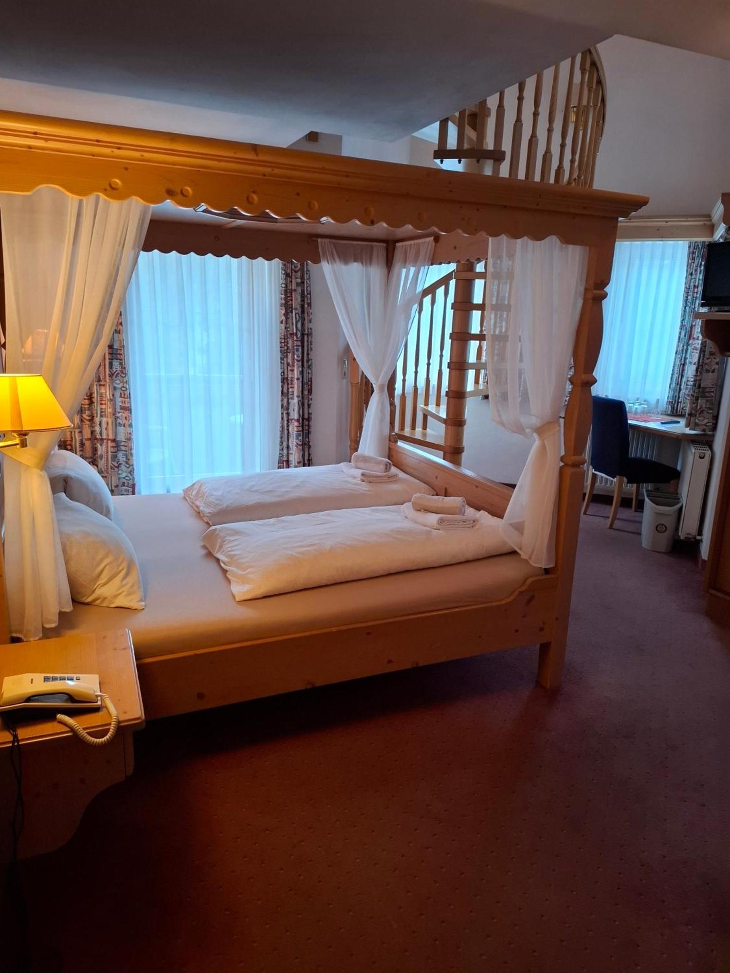Paradies Samnaun Hotel 3*