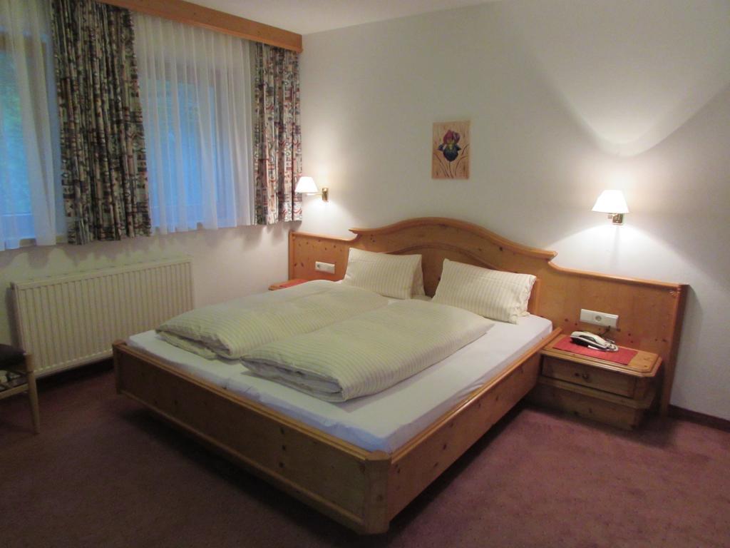 Hotel Paradies Samnaun 3*